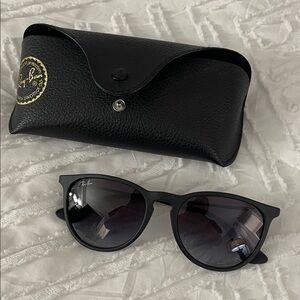 Ray-Ban Classic Black Sunglasses with Case